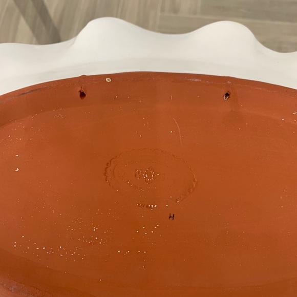 MacKenzie-Child’s Aalsmeer Ruffled Platter - Picture 14 of 15